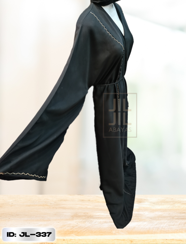 Bewitching Floral Dubai Style Embroidered Abaya
